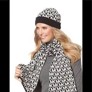 MICHAEL Michael Kors Black White Signature Logo Beanie Hat & Scarf Set NWT